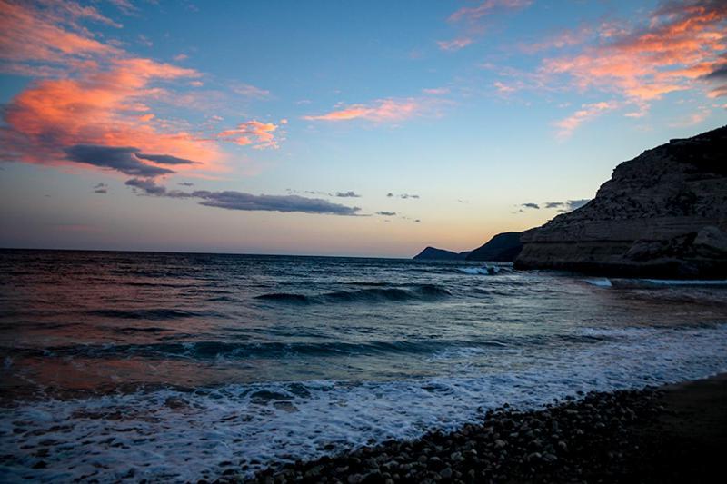 La Palmera. El Amanecer En El Parque Natural Agua Amarga  Exterior photo